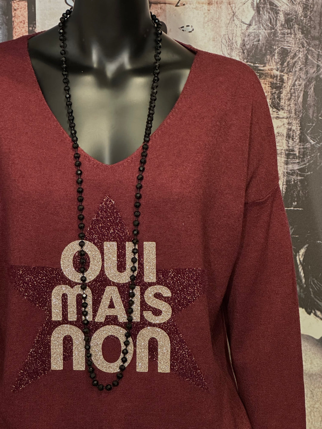 Pull col V "oui mais non" bordeaux