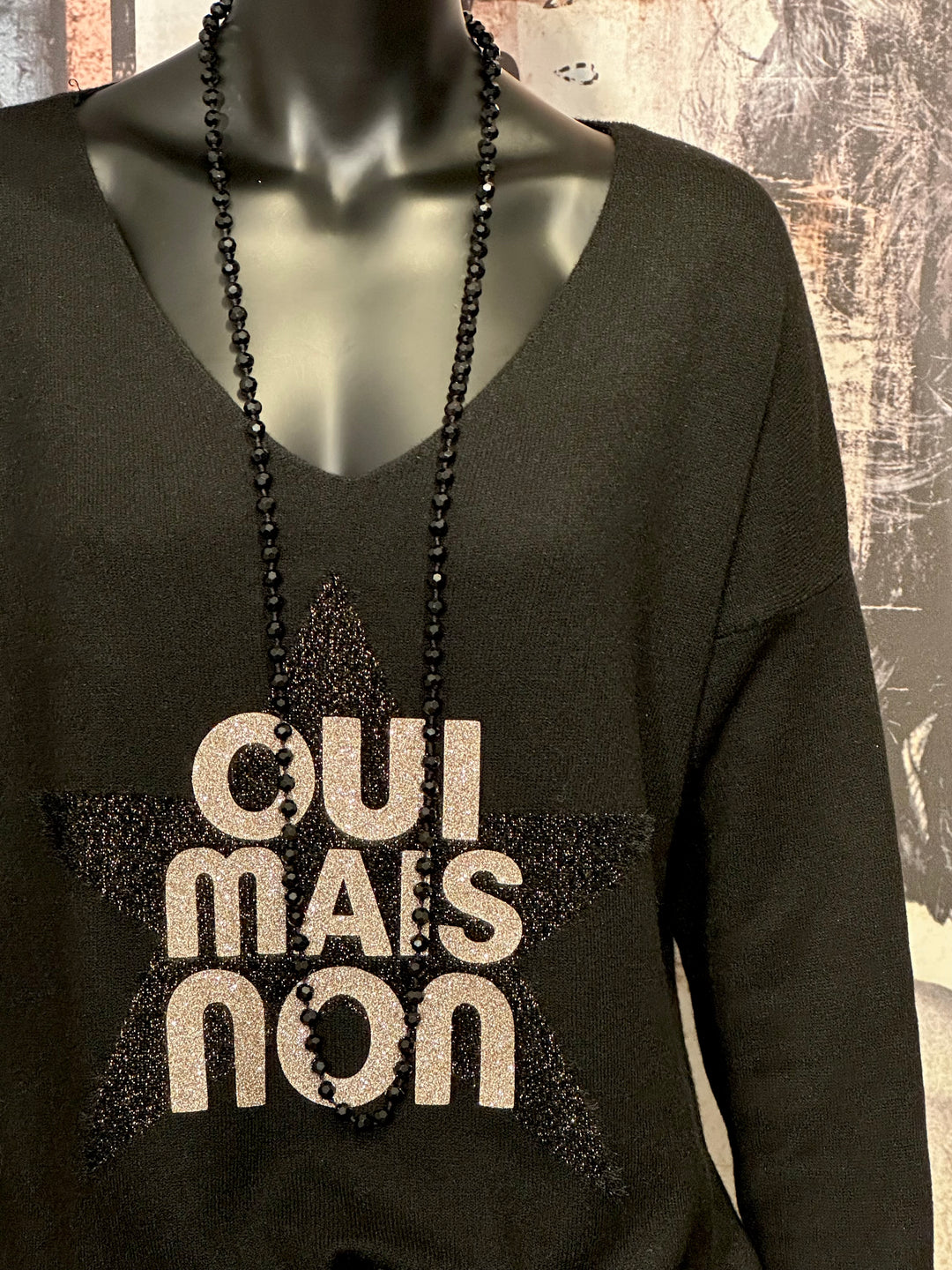 Pull col V "oui mais non" noir