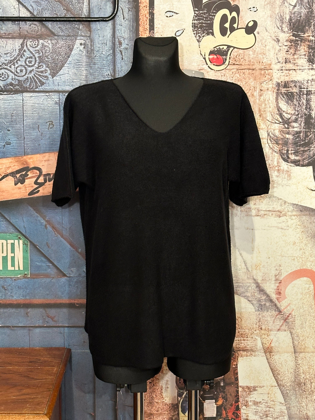 Pull manches courtes & col V noir (38/40)