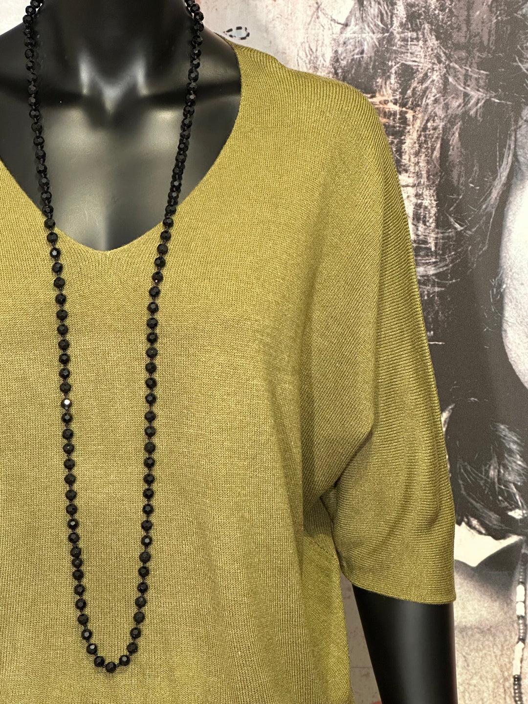 Kurzpullover aus Feinstrick 3/4-Ärmel & V-Ausschnitt olivgrün (36/40)