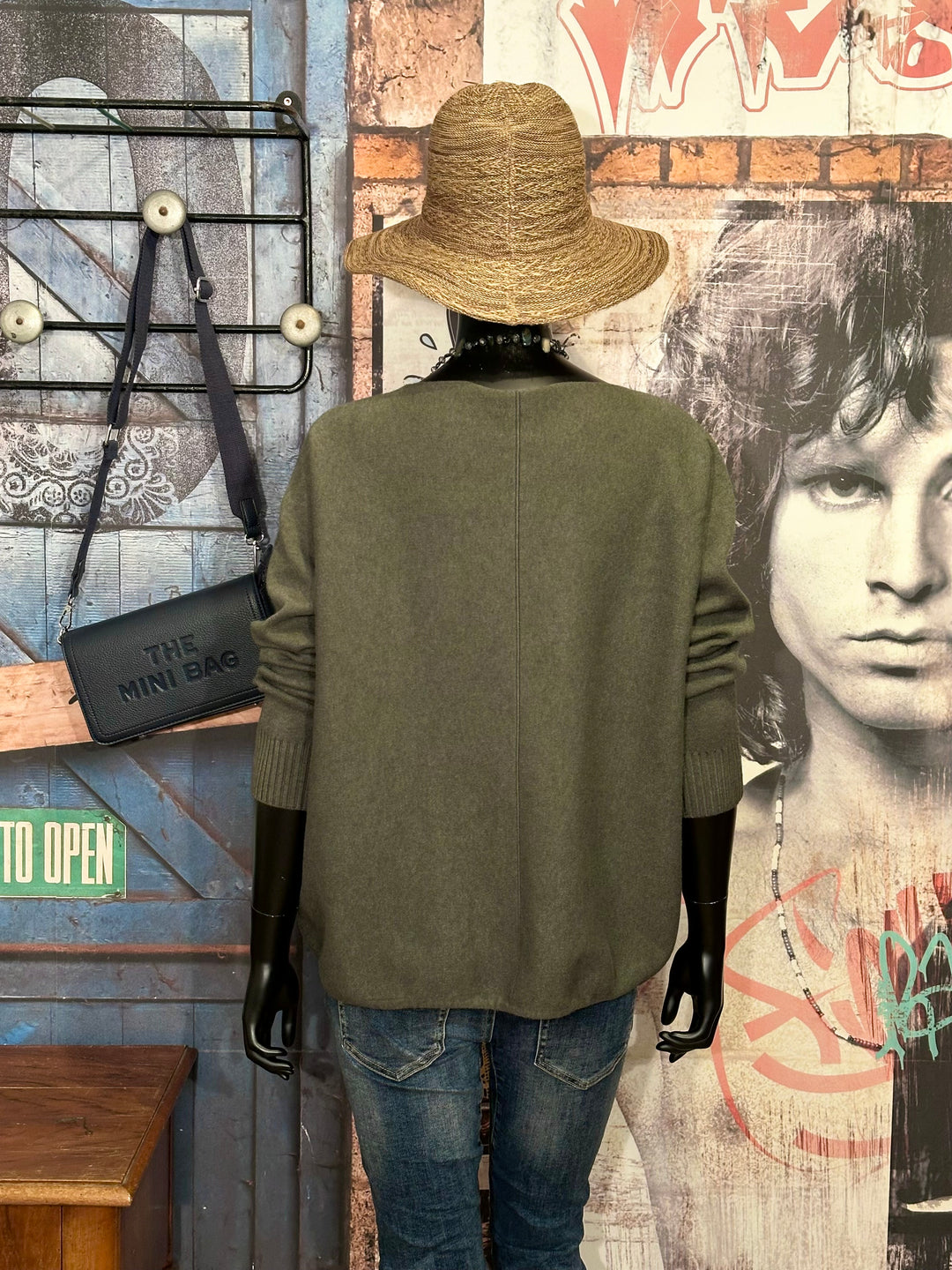 Verstellbarer einfarbiger Pullover in Khaki (38/42)