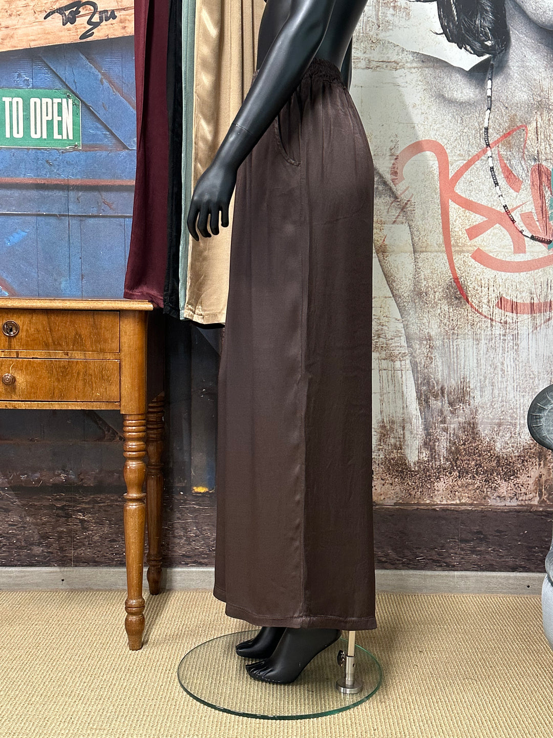 Pantalon satiné "Yanis" taille élastique 100%viscose (42/46) MADE IN ITALY