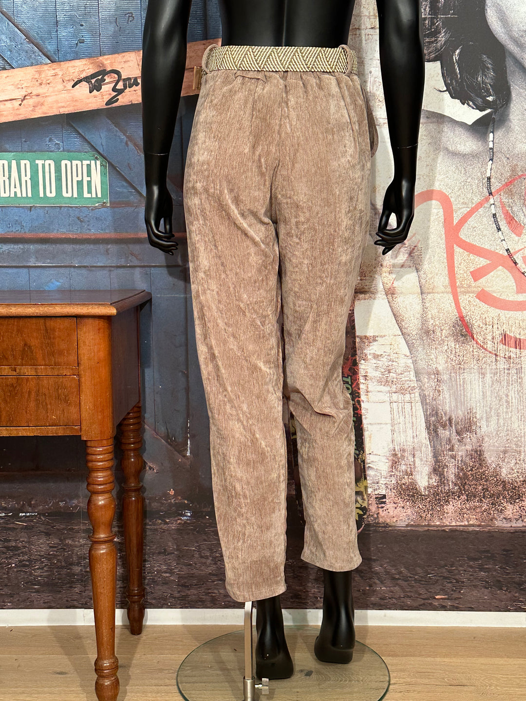 Pantalon en velours tendance et décontracté (38/44) MADE IN 🇮🇹