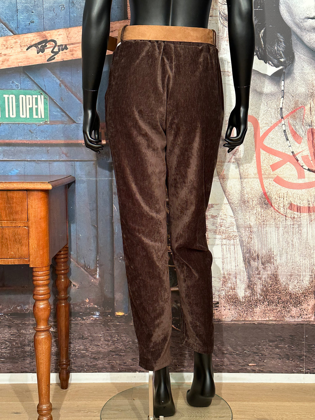 Pantalon en velours tendance et décontracté (38/44) MADE IN 🇮🇹