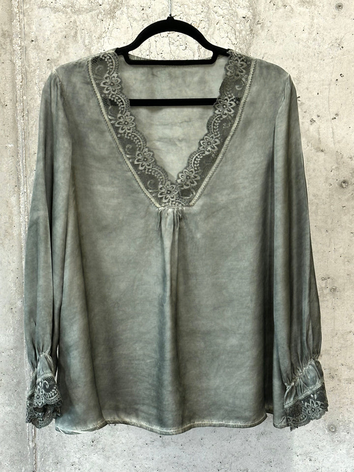 Satiniertes Top mit Ärmeln und V-Ausschnitt aus Spitze 100% Viskose (36/40) MADE IN 🇮🇹