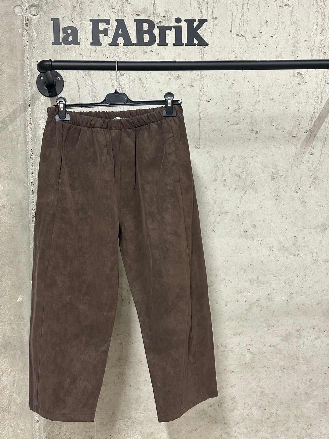 Pantalon 7/8 "Clovis" effet suédine (38/42) MADE IN ITALY