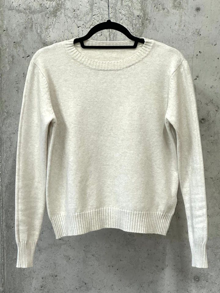 Unifarbener Kurzpullover mit Rundhalsausschnitt (34/38)