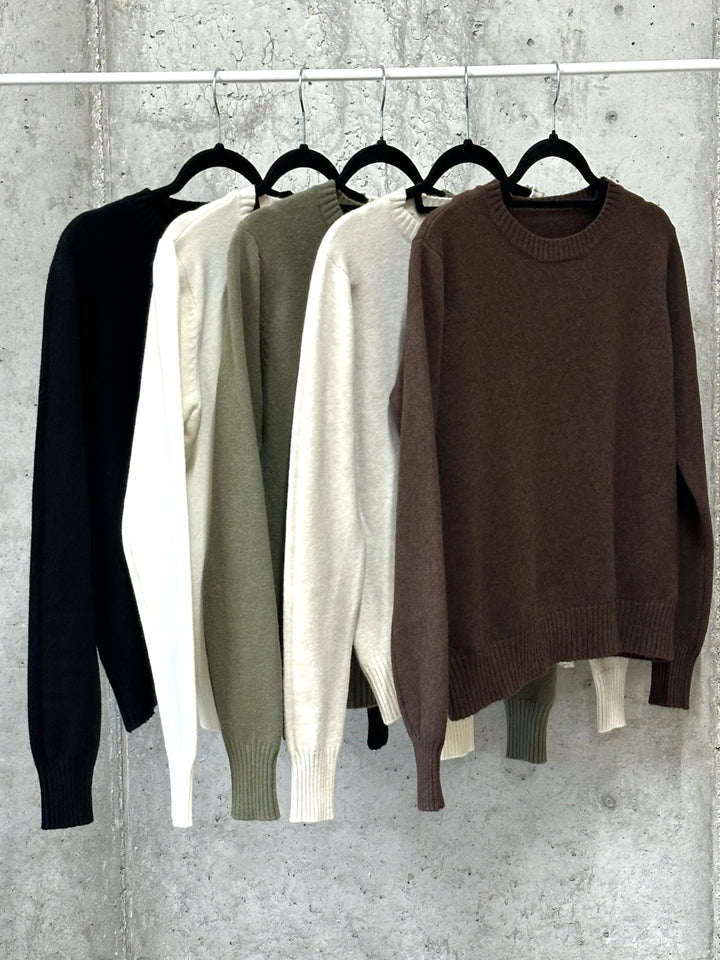 Unifarbener Kurzpullover mit Rundhalsausschnitt (34/38)