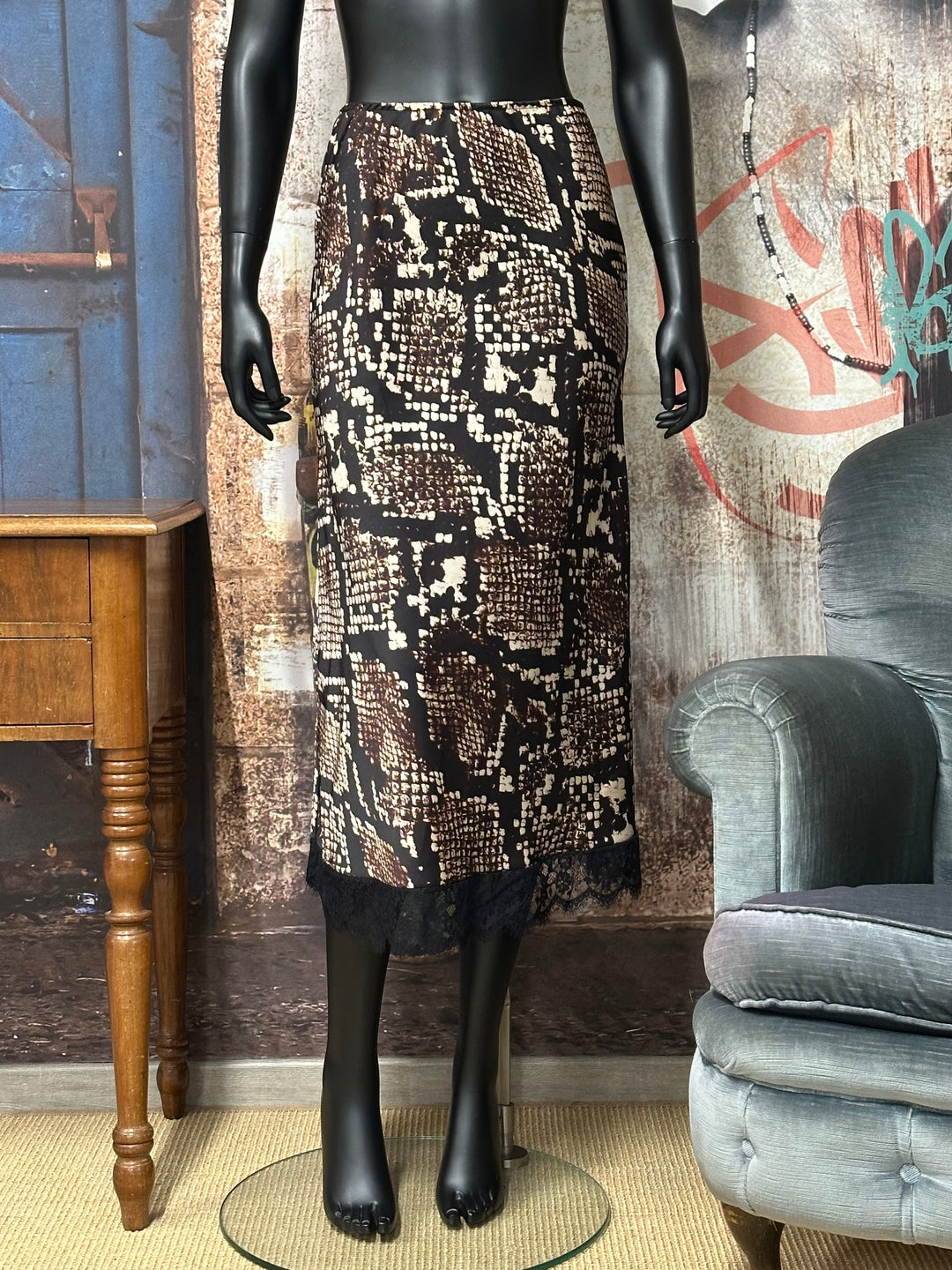 Satinrock aus Spitze mit "Python"-Print in braun, schwarz & champagner (34/38) MADE IN 🇮🇹