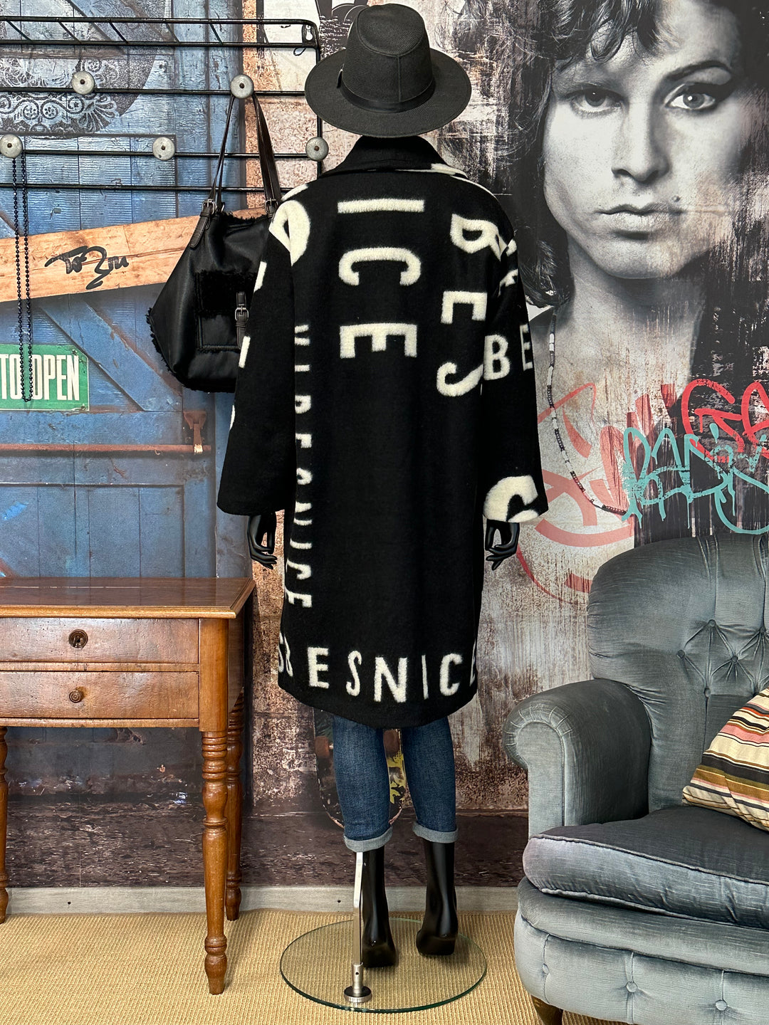 Wintermantel mit "Typografie"-Muster (38/44) MADE IN 🇮🇹