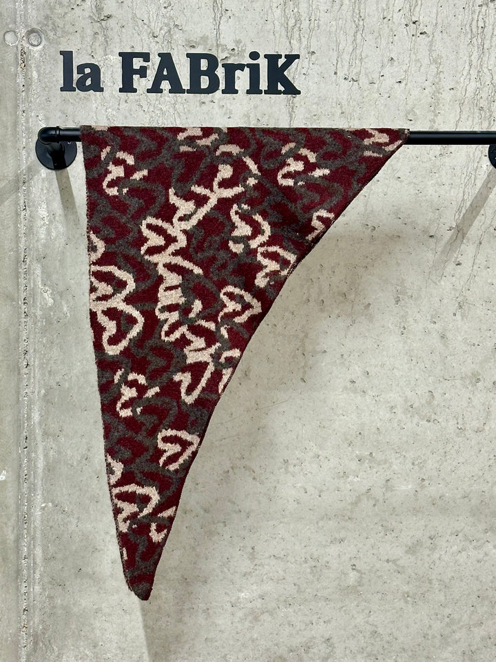 Écharpe triangle coeur «Aïcha »