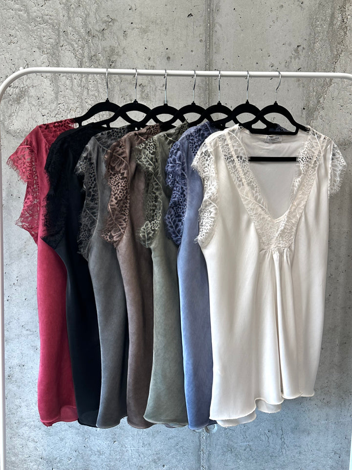 Satin-Top mit kurzen Ärmeln aus Viskose und Seide (42/46) MADE IN 🇮🇹