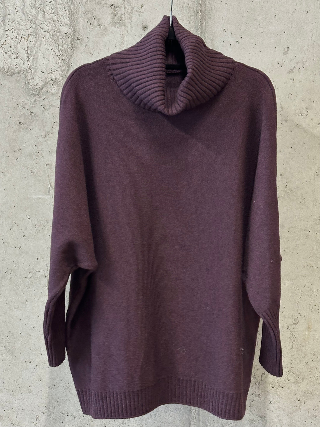 Auberginefarbener Rollkragenpullover (40/44) MADE IN 🇮🇹
