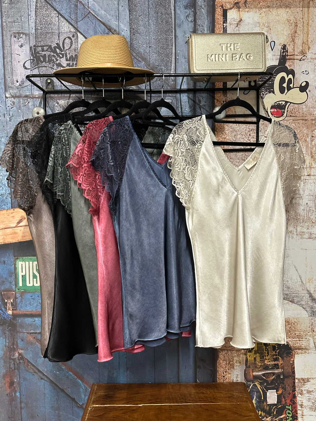 Oberteil aus 100 % Viskose, kurze Ärmel, Spitze, Größe 38/42, HERGESTELLT IN 🇮🇹