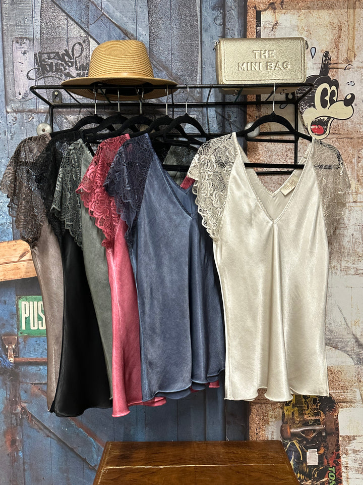 Oberteil aus 100 % Viskose, kurze Ärmel, Spitze, Größe 38/42, HERGESTELLT IN 🇮🇹