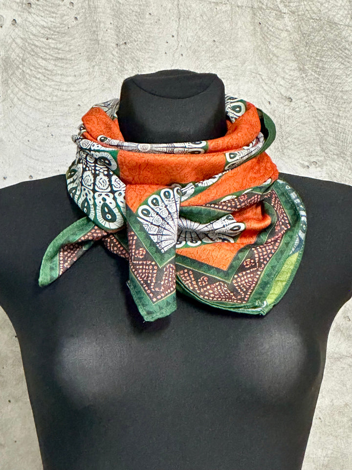 Foulard carré &amp; réversible imprimé style Mandala «Joy» 100% viscose