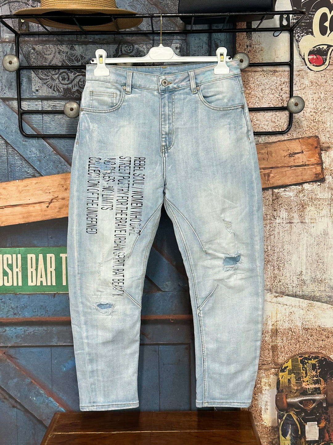 Hellblaue Jeans „Rebelle & Urbain” (S ➡️ XL)