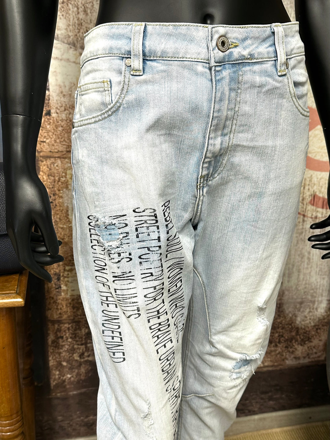 Hellblaue Jeans „Rebelle & Urbain” (S ➡️ XL)