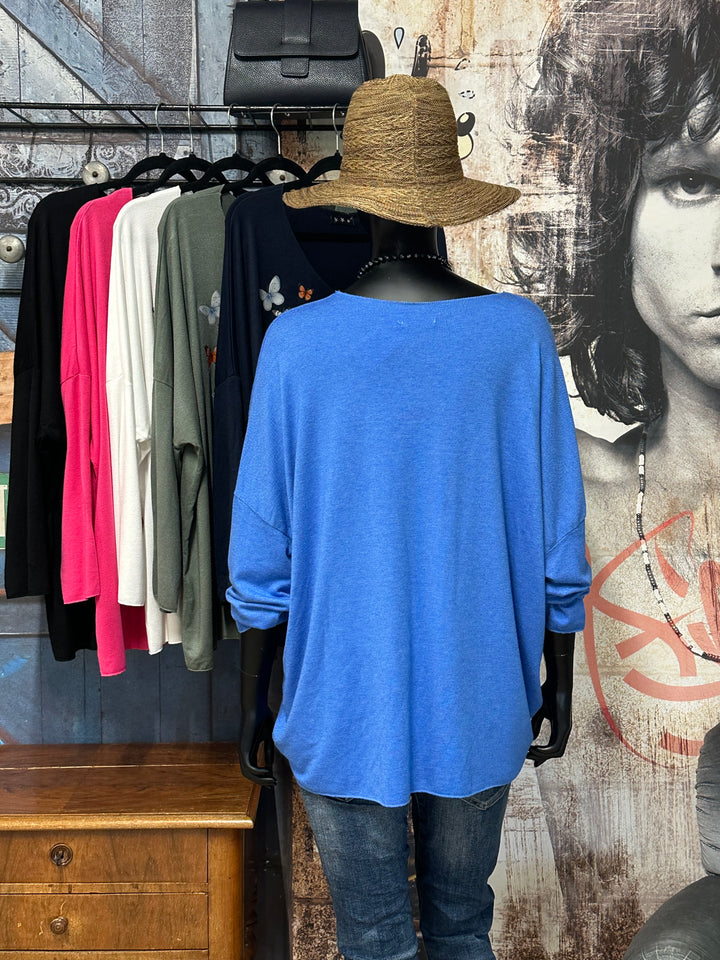 Oversize-Pullover mit V-Ausschnitt „Totenkopf & Schmetterlinge“ (44/48) MADE IN ITALY