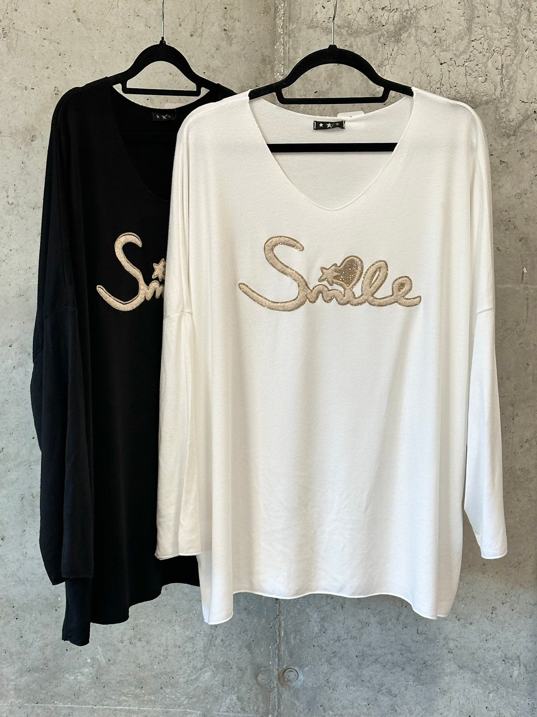 Oversize-Pullover mit V-Ausschnitt „Smile” (44/48) MADE IN ITALY