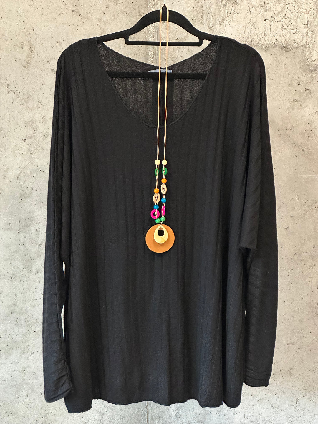 Pullover mit feinem Rippstrickkragen und V-Ausschnitt (44/48) MADE IN ITALY