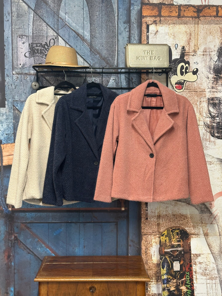 Schicke & kuschelige kurze Jacke (36/40) MADE IN ITALY
